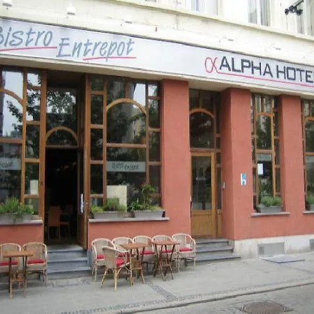 Alpha מלון