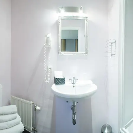 Alpha Hotell 3*